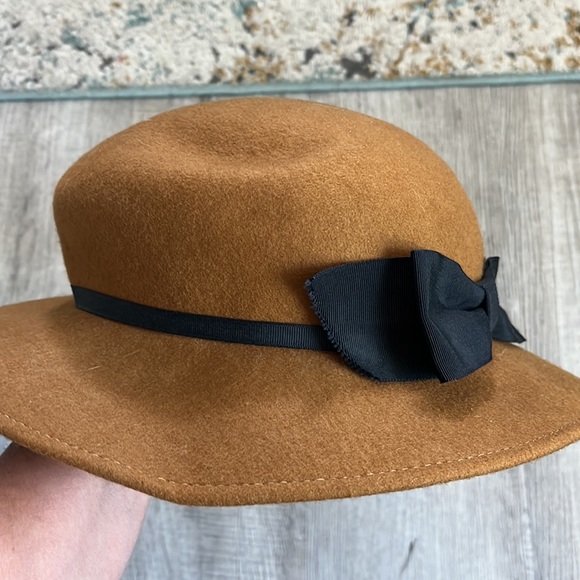 Beautiful Hat - Picture 9 of 9